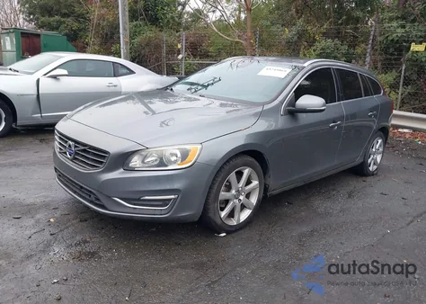 2016 Volvo V60 T5 Drive-E Premier z USA, uszkodzony, nr VIN YV140MEK4G1296965